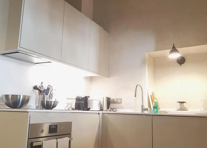 Appartement De Caractere Avec Cachet Unique A Uzès